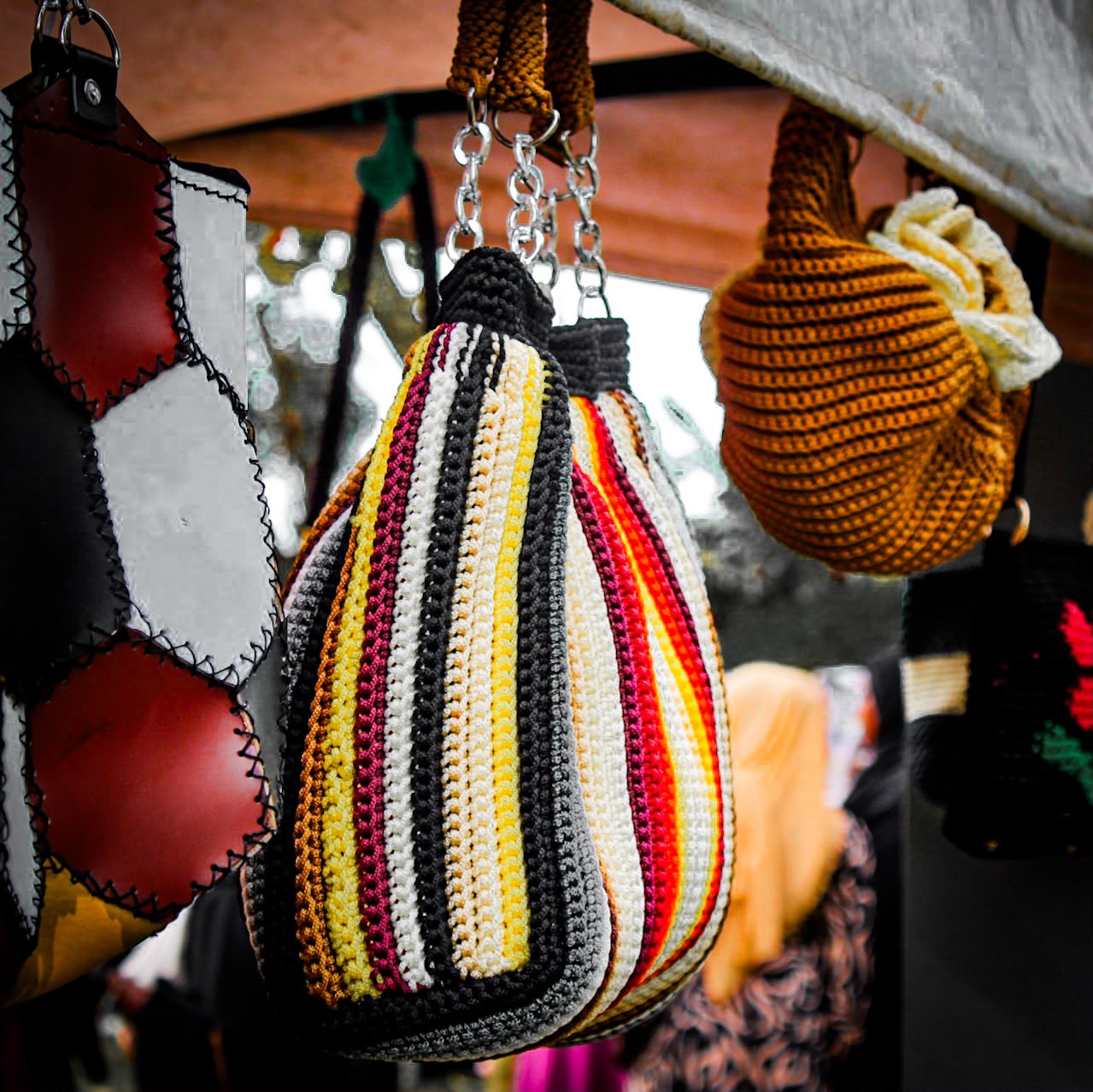 Traditional products reminded many refugees of the local markets and community life they knew before war and displacement.